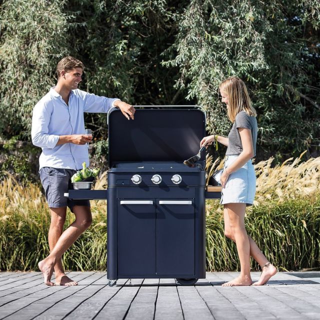 OUTR staat voor een mooi en kwalitatief gamma die het samen buiten zijn 🥰, het samen koken en het samen genieten van lekker eten nog fijner maken. Kom ze ontdekken in onze showroom! #outr #teakpoint 

📌Teakpoint - Hundelgemsebaan 53, 9630 Zwalm